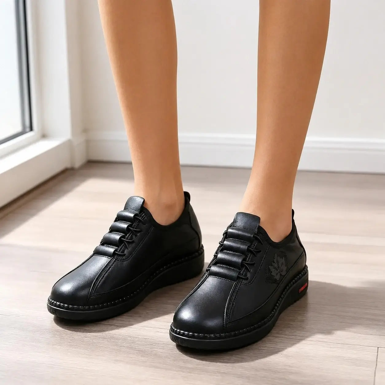 👟【36-43】Damskie, wsuwane, płaskie buty ze skóry naturalnej – lekkie i z miękką podeszwą zapewniającą wygodę – szerokie, codzienne mokasyny, odpowiednie dla seniorów.