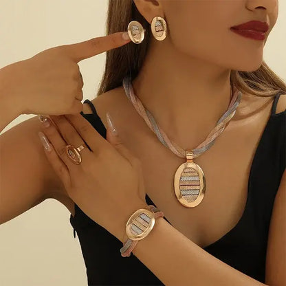 📢📢 50% POPUSTA! ⏰ Elegantan set nakita od 4 dijela s cirkonima