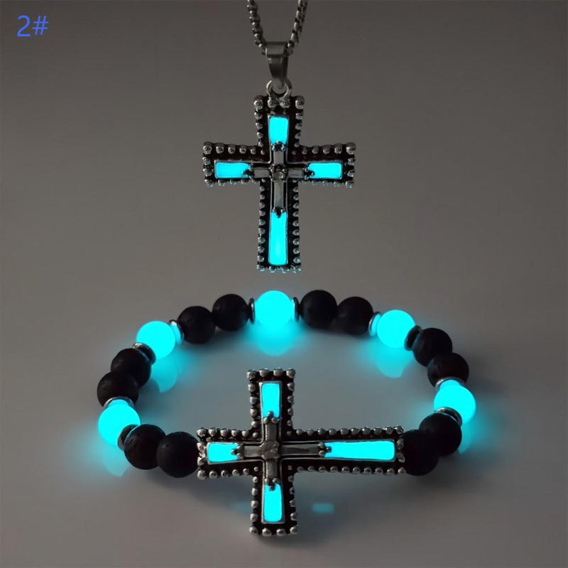 ✨Un conjunto de collar y pulsera retro de hip-hop únicos con una cruz, tachonada con diamantes de imitación y que brilla en la oscuridad.✨