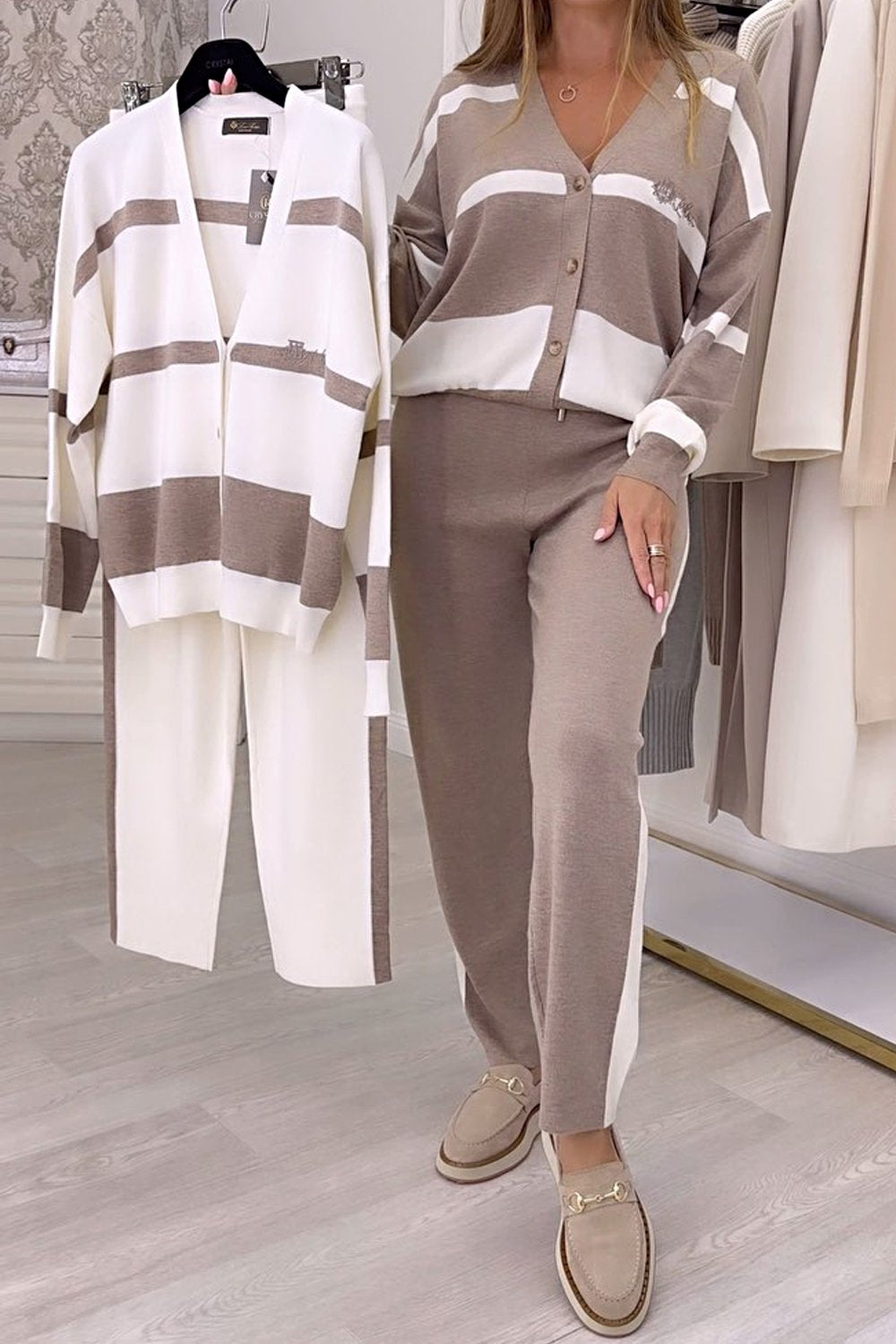 🔥🐏🍂Novi jesensko-zimski set, visokokvalitetan i moderan pleteni set džempera, udoban i svestran za svakodnevno nošenje.