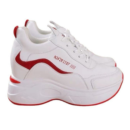 Nowe skórzane buty sportowe na grubej, podwyższonej podeszwie, w casualowym stylu