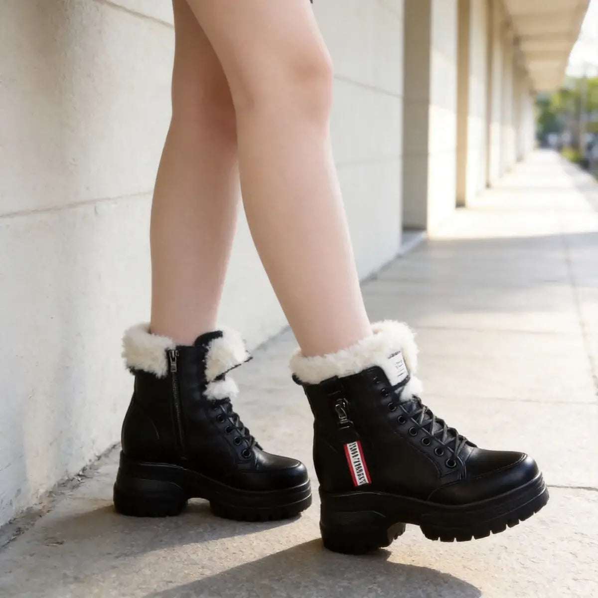 【35-40】Nowe zimowe buty wykonane są z grubej, miękkiej skóry, mają grubą podeszwę i dużą zawartość bawełny.