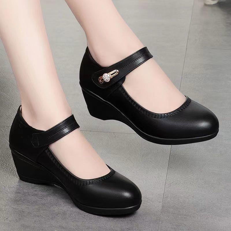 【35-41】Zapatos de piel suave con suela blanda y tacón de cuña antideslizantes para madres