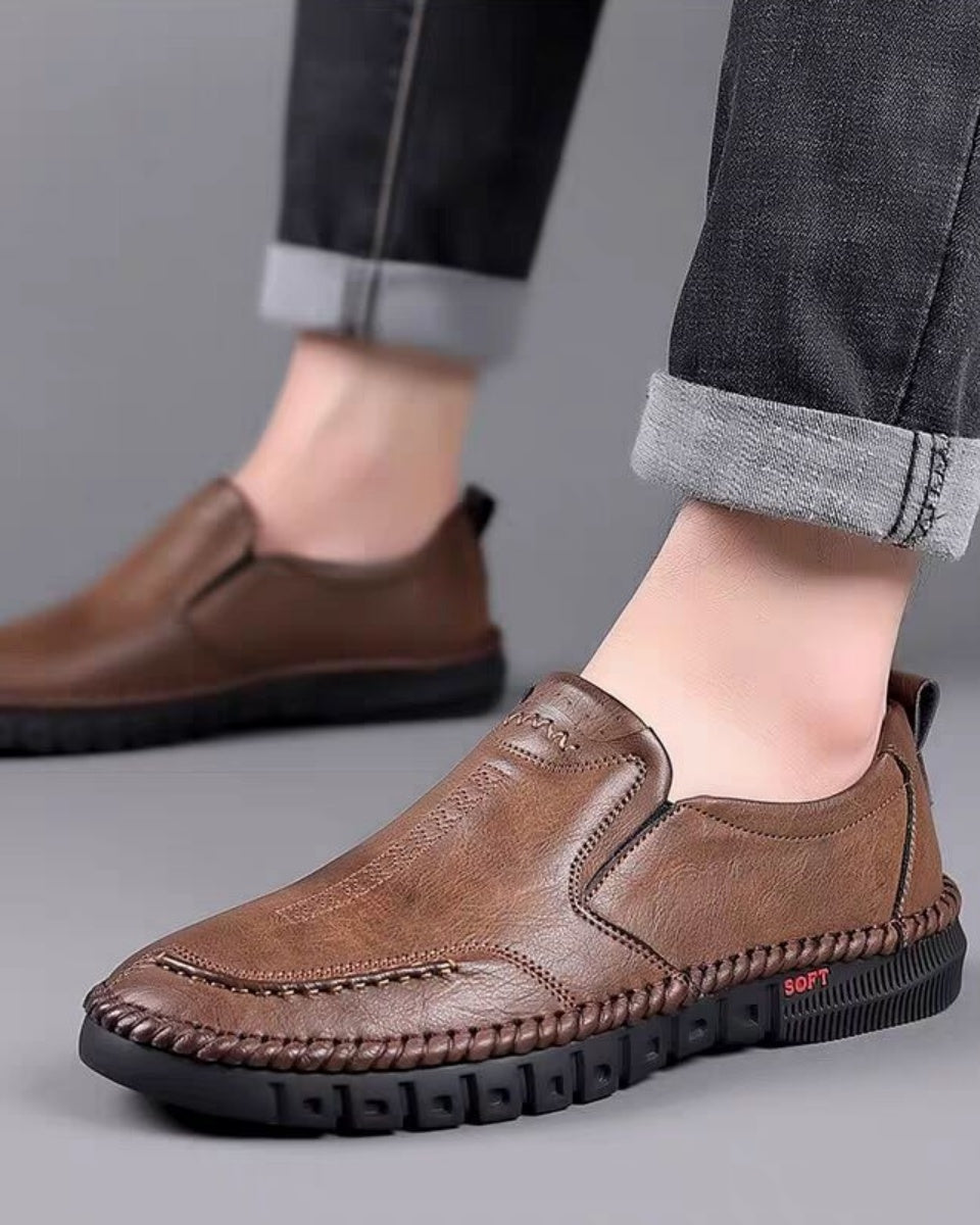 👞💥【Obmedzená akcia 50%】【39-44】Pánske športové topánky 2025, vyrobené z pravej kože, s mäkkou podrážkou, protišmykovým a priedušným dizajnom.