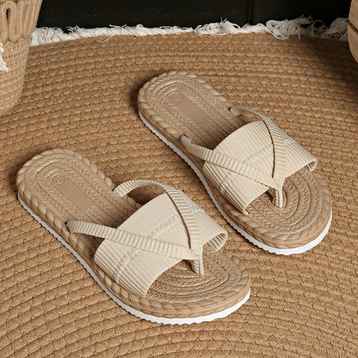 Sandalias planas de dedo con suela trenzada para mujer – ligeras y cómodas para verano