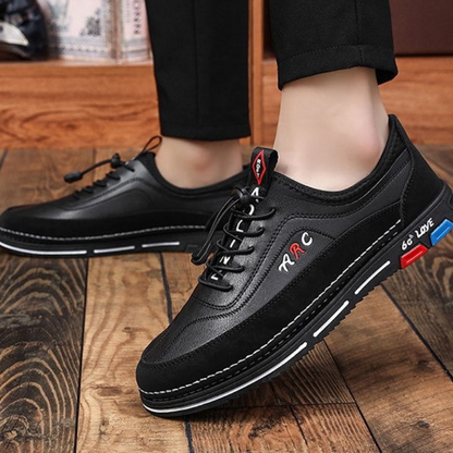 💯🔥【39-48】Muške poslovno-ležerne cipele izrađene su od vodootporne i otporne na mrlje kože s mekim potplatom za udobno nošenje.